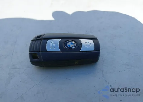 2011 BMW 328I xDrive z USA, uszkodzony, nr VIN WBAPK7C5XBF085533